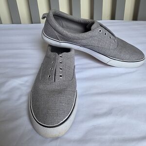 Universal Thread Target Womens Grey Lace Up Sneaker Size 9